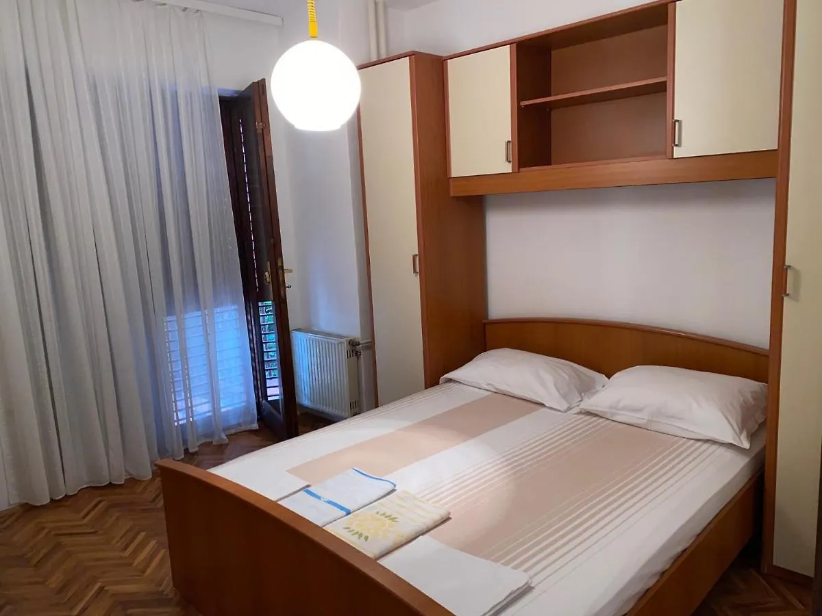 Guest house Apartmani Infinity Sukosan Croatia
